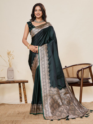 VISVASTA Striped, Dyed, Printed, Embellished Handloom Jacquard, Cotton Silk Saree(Green)