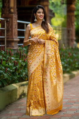 HouseOfCommon Striped Banarasi Pure Silk Saree(Yellow)