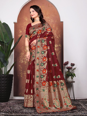 Kanooda Prints Embellished Banarasi Silk Blend Saree(Maroon)