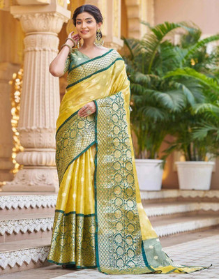 Aika Self Design Banarasi Silk Blend Saree(Green, Yellow)