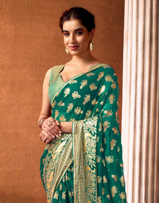 Divastri Striped Bollywood Chiffon, Georgette Saree(Green)
