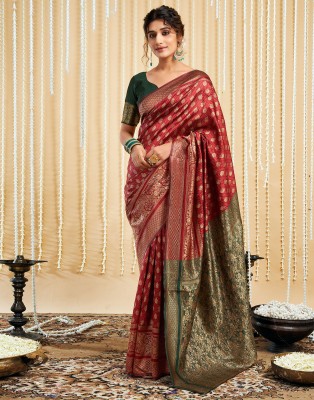 Samah Woven, Embellished, Self Design Kanjivaram Silk Blend, Jacquard Saree(Maroon, Dark Green)