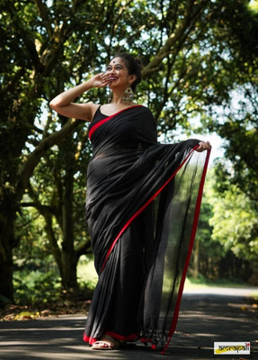Bhadra Self Design Handloom Pure Cotton Saree(Black)