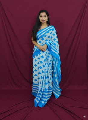 Reet Designer Printed, Geometric Print, Striped Daily Wear Cotton Blend Saree(White, Blue)