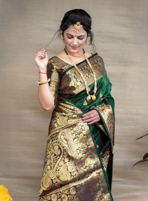 Omsaiarts Woven Kasavu Silk Blend Saree(Green, Gold)
