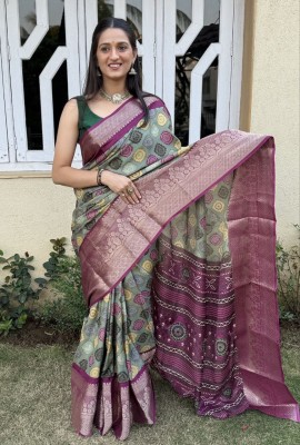 sadika Embellished, Self Design, Woven Kanjivaram Jacquard, Silk Blend Saree(Light Green, Purple)