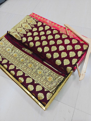 Tilfelle Woven, Embellished, Self Design Banarasi Satin Saree(Maroon)