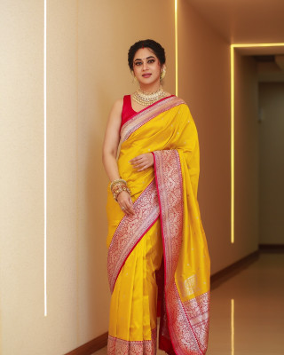 Aquiliq Self Design Banarasi Silk Blend Saree(Yellow)