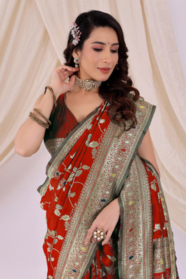 Suali Woven Kanjivaram Art Silk Saree(Red)