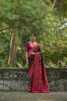 PeachPetals Woven, Floral Print Banarasi Cotton Blend Saree(Blue, Pink)