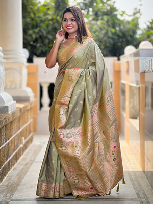 Nayanthara Trends Woven Banarasi Silk Blend Saree(Green)