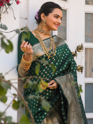 COSBILA FASHION Woven Banarasi Silk Blend Saree(Green)