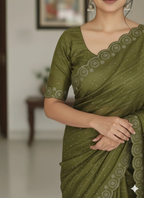 TRENDY CULTURE ENTERPRISES Embellished Bollywood Cotton Blend Saree(Dark Green)