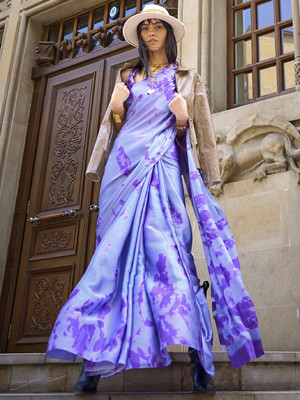 Divastri Digital Print Bollywood Crepe Saree(Purple)
