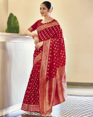 Divastri Woven, Embellished Banarasi Silk Blend, Jacquard Saree(Red)