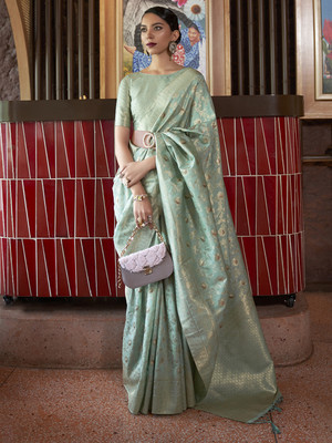 Divastri Woven Kanjivaram Silk Blend Saree(Light Green)