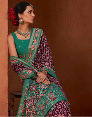 Samah Blocked Printed, Embellished Patola Silk Blend Saree(Purple, Multicolor)
