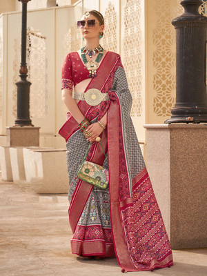 Sareemall Printed Ikkat Silk Blend Saree(Grey)