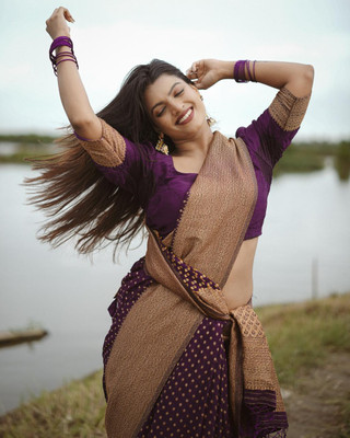 ROOP LAVANYA Woven, Self Design Kanjivaram Jacquard, Art Silk Saree(Purple)