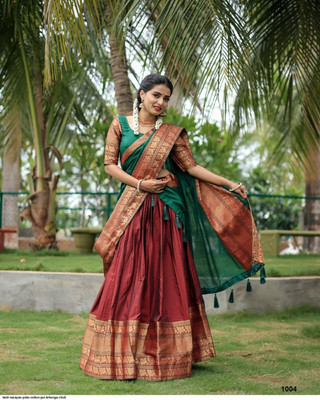 SWAMI STUDIO Woven, Self Design, Paisley Bollywood Jacquard Saree(Maroon)