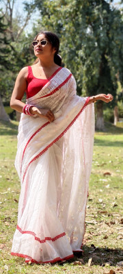 Sohel Saree Centre Floral Print Jamdani Cotton Blend Saree(White)