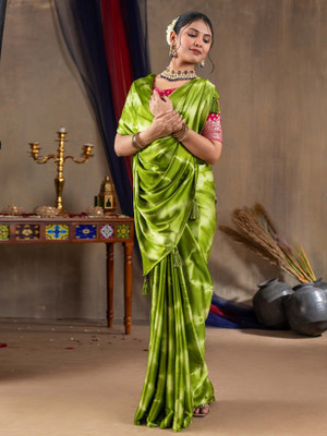 Tasrika Printed Hand Batik Satin Saree(Light Green)