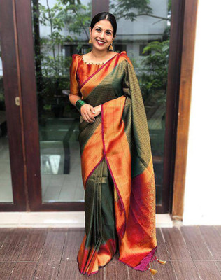 Samah Self Design, Woven, Embellished Kanjivaram Jacquard, Art Silk Saree(Green)