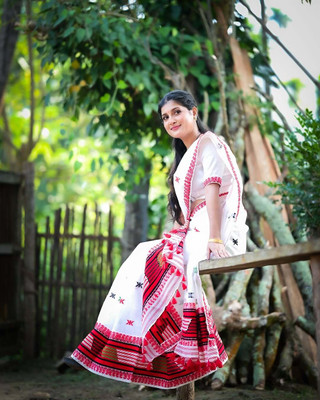 YIZATZ KY GRACIA CREATION Woven Mekhela Chador Pure Cotton Saree(White)