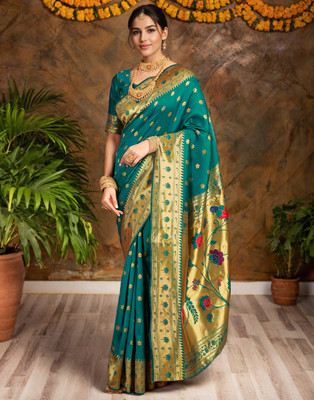 VASTRAOFWOMENS Woven Paithani Silk Blend Saree(Green)