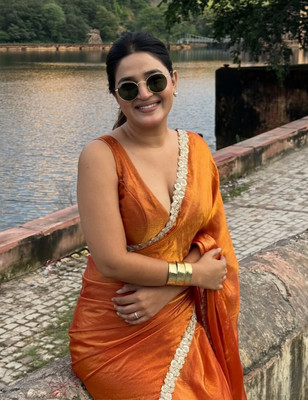 TTH Self Design Bollywood Jimmy choo Saree(Orange)