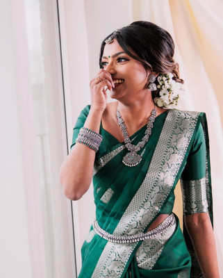 MM VENTURE Printed Kanjivaram Jacquard Saree(Green)