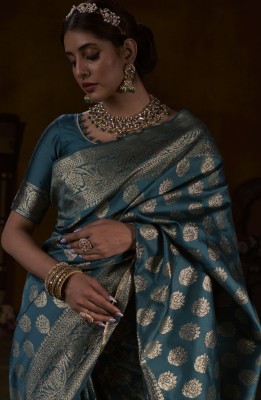 Kamya Woven Banarasi Art Silk Saree(Light Blue)