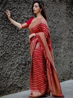 HouseOfCommon Woven Kanjivaram Silk Blend Saree(Red)