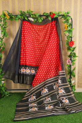 Suali Woven Ikkat Art Silk Saree(Red)