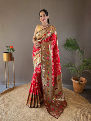 Divastri Embellished Daily Wear Silk Blend Saree(Red)