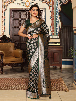 HouseOfCommon Woven Banarasi Silk Blend Saree(Dark Green)