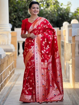 KASHTBHANJAN ETHNICWEAR Printed Banarasi Satin Saree(Red)