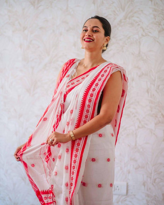 HouseOfCommon Striped Banarasi Pure Silk Saree(White)