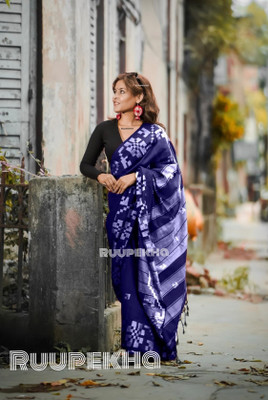 Ruupekha Striped Handloom Cotton Blend Saree(Light Blue)