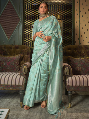 Divastri Woven Banarasi Silk Blend Saree(Light Green)