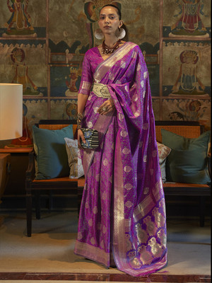 Sareemall Woven Kanjivaram Silk Blend Saree(Magenta)