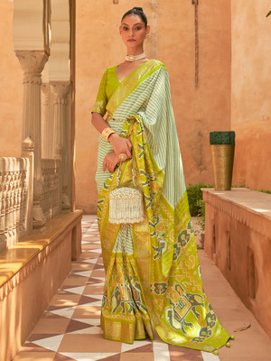 Sareemall Printed Patola Silk Blend Saree(Light Green)