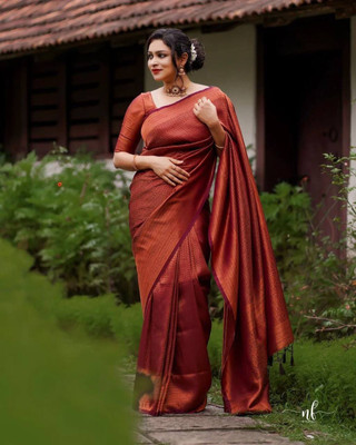 Bhakti Creative Self Design Banarasi Silk Blend Saree(Maroon)