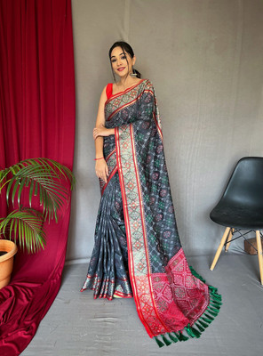 SGF11 Self Design Handloom Pure Silk Saree(Grey)