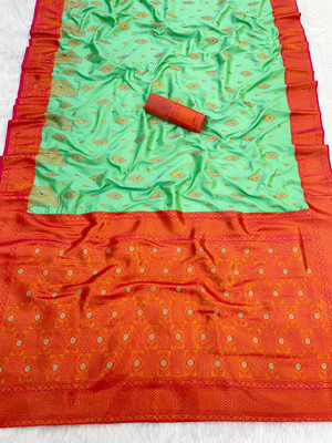 MOON VOGUE Self Design Banarasi Silk Blend Saree(Light Green)