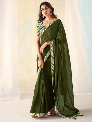 Divastri Solid/Plain Pochampally Georgette Saree(Green)