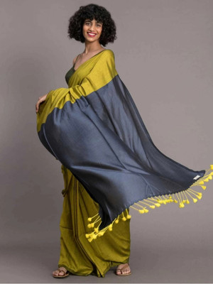 Ruuprekha Solid/Plain Handloom Cotton Blend Saree(Light Green, Dark Blue)
