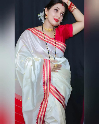 KATHLA Temple Border, Self Design Sambalpuri Jacquard Saree(White)