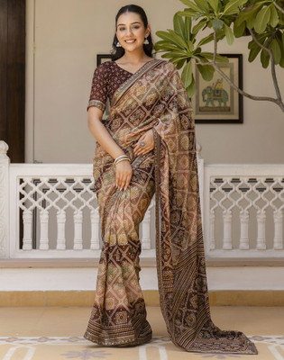 Samah Printed Bandhani Chiffon, Georgette Saree(Brown)