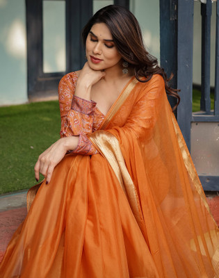 Satrani Woven, Embellished Mangalagiri Chiffon Saree(Orange)